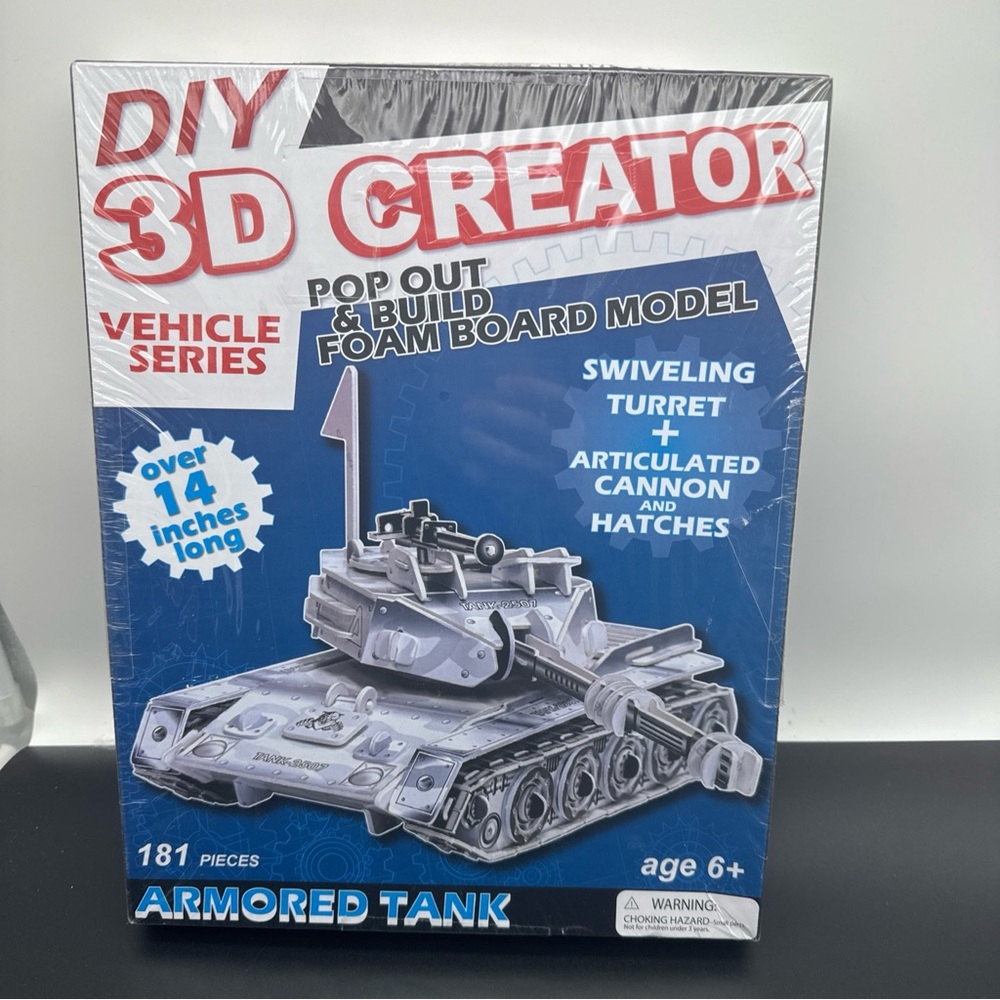 DIY 3D Creator Vehicle Series Model 181 Pcs 14" Tall Armored Tank NEW!